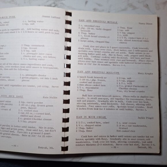 Cook Book Mt Carmel Mercy Hospital Detroit Michigan 1978 Vintage Recipes Guild - Picture 8 of 12